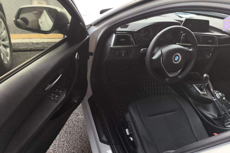 Used BMW 3 Series 2016 320i Fashion Model
