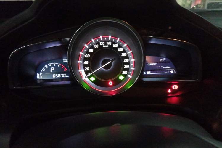 Used Mazda Mazda 3 Axela 2016 Sedan 1.5L Automatic Comfort Model
