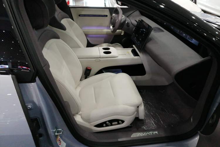 Used  06 2025 Pro Range-Extended Edition