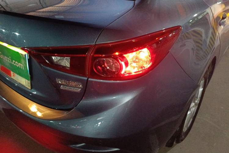 Used Mazda Mazda 3 Axela 2016 Sedan 1.5L Automatic Luxury Model