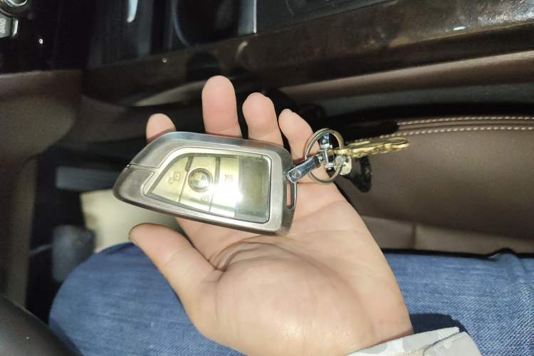 Used BMW X5 2018 xDrive28i
