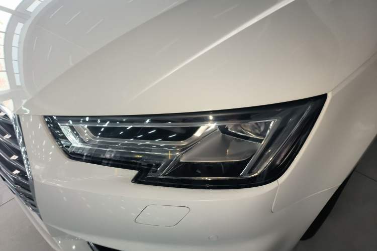 Used Audi A4L 2019 40 TFSI Ambition China VI
