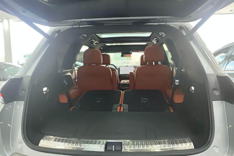 Used Li Auto L8 2023 Pro Model
