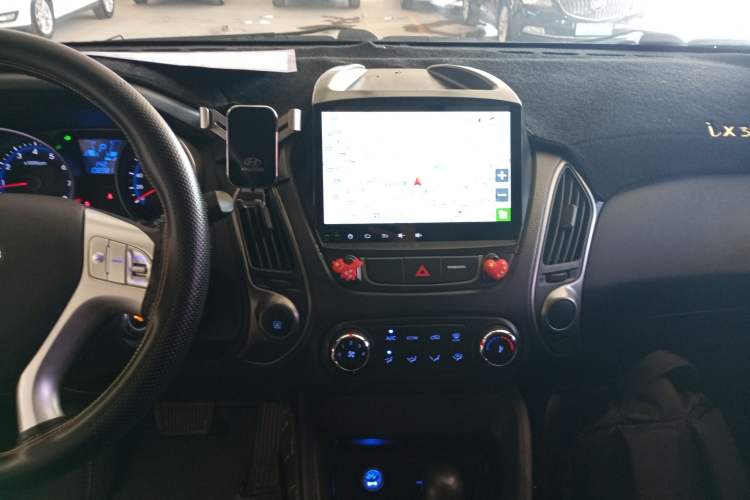 Used Hyundai ix35 2015 2.0L Automatic 2WD Comfort Edition China IV Standard
