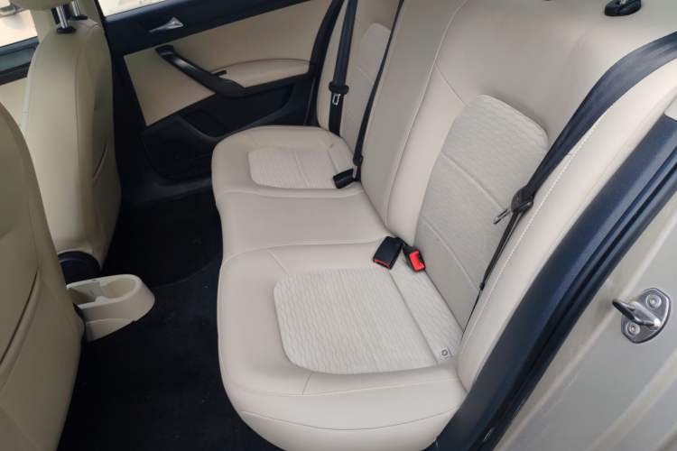 Used Skoda Rapid 2013 1.6L Manual Smart Selection Model
