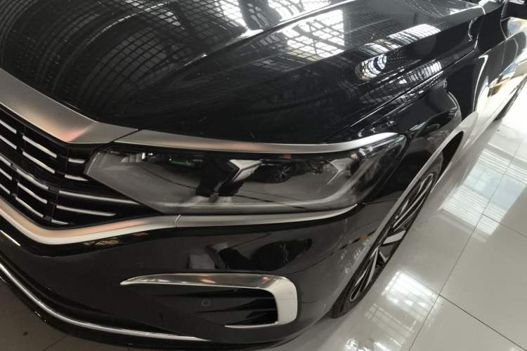 Used Volkswagen Passat 2025 Premium Version 380TSI Dragon Edition
