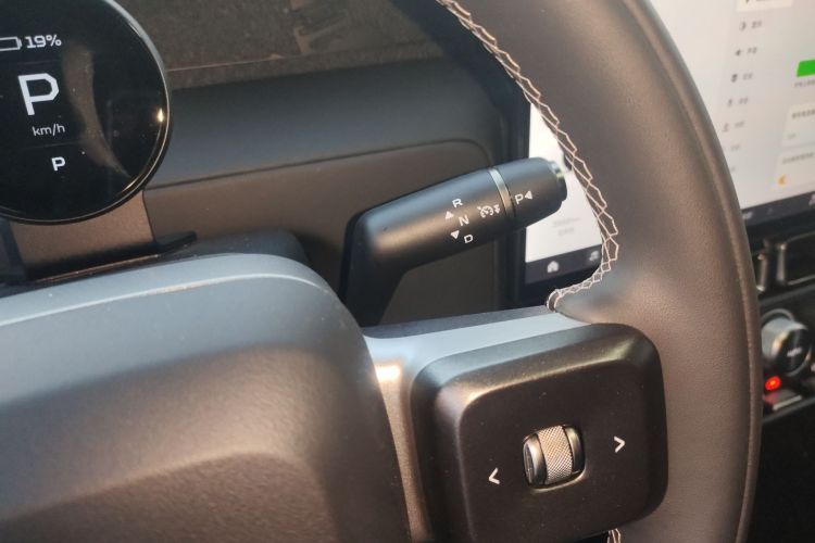 Used  V23 2025 401 Two-Wheel Drive Advanced Edition
