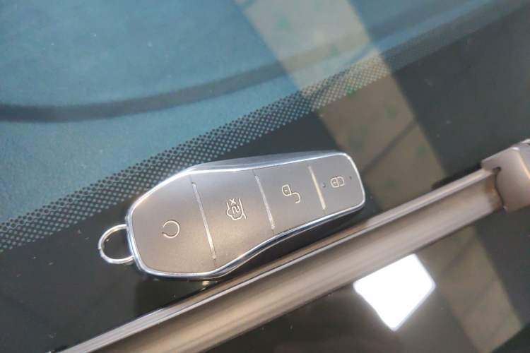 Used BYD Tang New Energy 2022 EV 635 km All-Wheel-Drive Flagship Model
