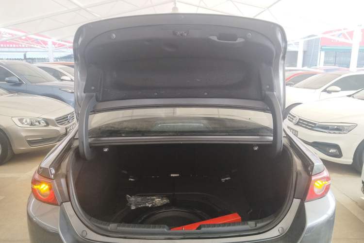 Used Mazda Mazda 3 Axela 2020 1.5L Automatic Luxury Version
