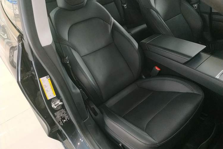 Used Tesla Model 3 2023 Rear-Wheel-Drive Version
