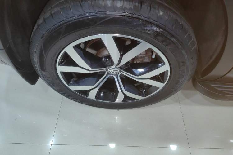 Used Volkswagen Teramont 2020 330TSI Two-Wheel-Drive Luxury Edition China VI Standard
