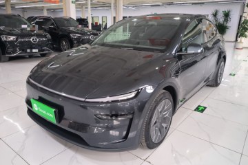 Used Tesla Model Y L 2025 Long-Range All-Wheel-Drive Version
