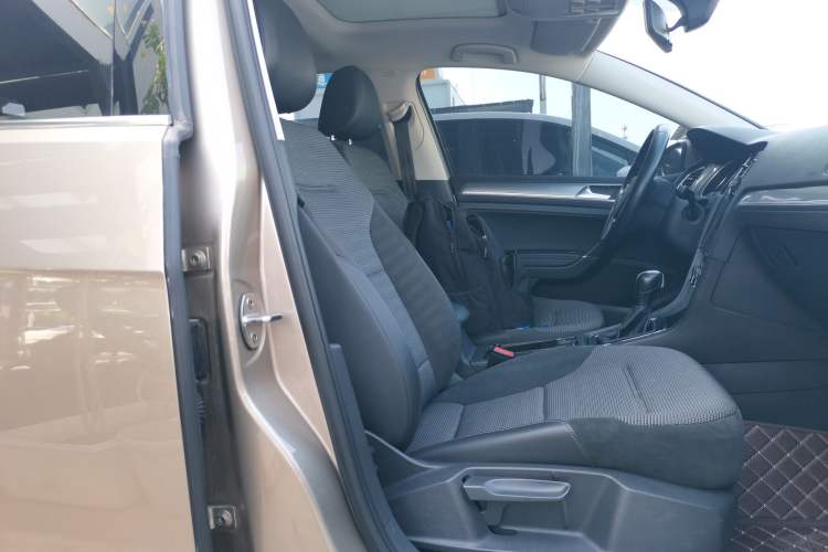 Used Volkswagen Golf 2020 Zhiai Edition 280TSI DSG Comfort Model
