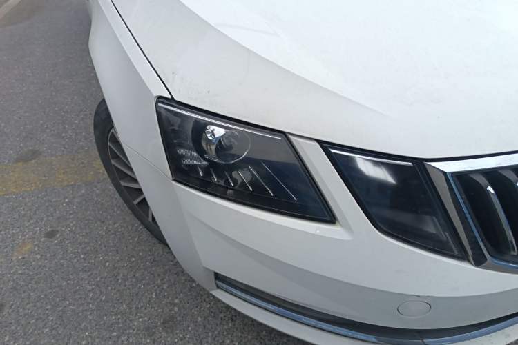 Used Skoda Octavia 2019 1.5L Automatic Smart Drive Luxury Edition China VI Standard