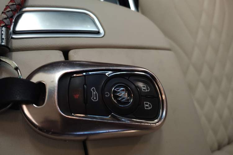 Used Buick GL8 2023 Land Executive Class Smart Enjoyment Model