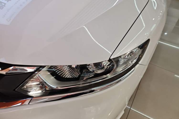 Used Honda Jade 2017 1.8L automatic Comfort version 5 seats
