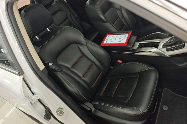 Used Geely Auto Emgrand X7 Sport 2018 1.8TD Automatic Two-Wheel Drive Smart 4G Connected Version
