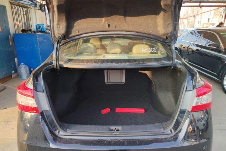 Used Nissan Sylphy 2014 1.6XV CVT Deluxe Edition
