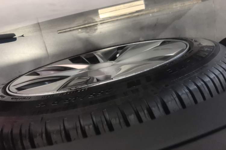 Used Tesla Model Y 2023 Long-Range All-Wheel-Drive Version
