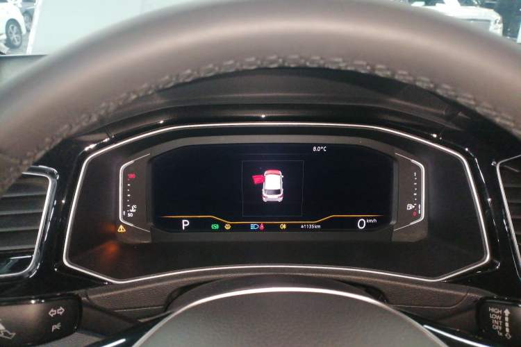 Used Volkswagen T-ROC 2018 280TSI DSG Two-Wheel-Drive Luxury Version China V Emission Standard
