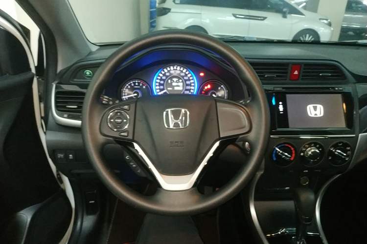 Used Honda Crider 2015 1.8L Automatic Luxury Edition
