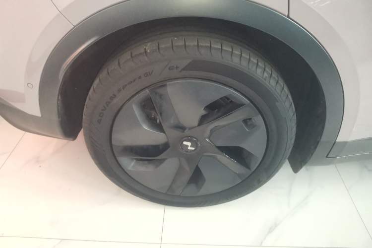 Used ONVO L60 2024 60 kWh Rear-Drive Version
