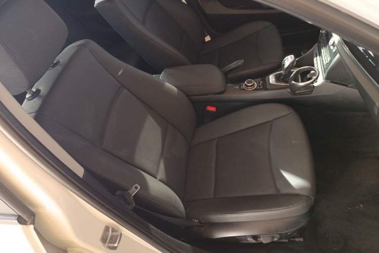 Used BMW X1 2015 sDrive18i Leading Edition
