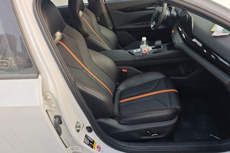 Used Changan UNI-V 2024 1.5T Prestige Edition
