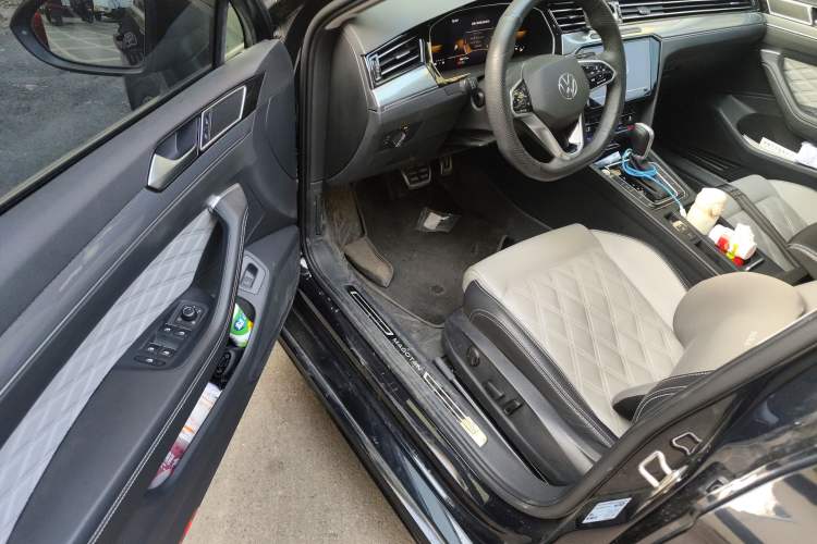 Used Volkswagen Magotan 2023 2 Million Units Limited Edition 330TSI DSG Leading Version