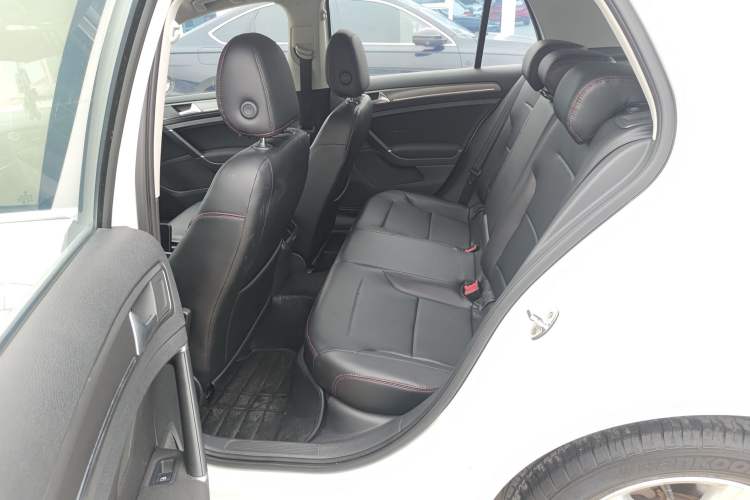 Used Volkswagen Golf 2015 1.4TSI Automatic Comfort Model
