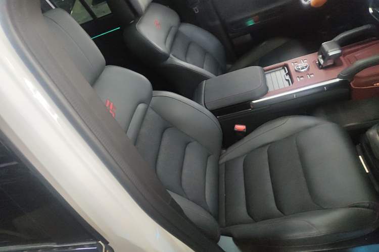 Used JETOUR Traveler 2024 2.0T All-Wheel-Drive Silver Dragon Wings