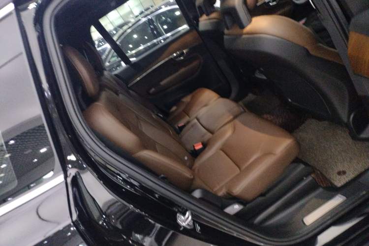 Used Volvo XC90 2021 B5 SmartDrive Luxury Edition 5-seater
