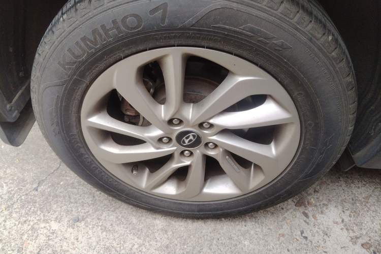 Used Hyundai Tucson 2015 1.6T Dual-Clutch Two-Wheel-Drive Smart Model
