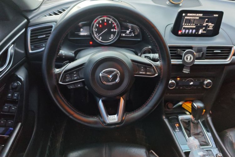 Used Mazda Mazda 3 Axela 2017 Hatchback 2.0L Automatic Sport Model China V Emission Standard
