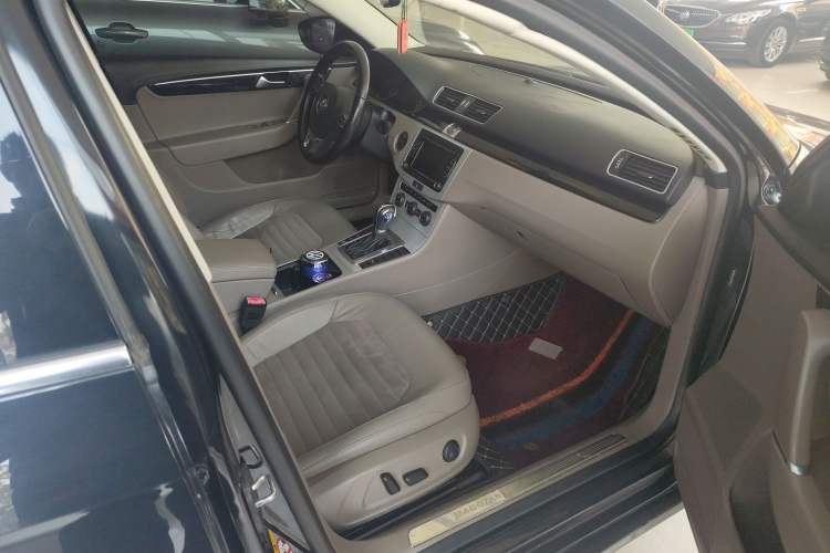 Used Volkswagen Magotan 2015 Facelift 1.8TSI Luxury Model
