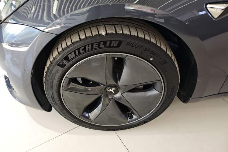 Used Tesla Model 3 2020 Long-Range Rear-Wheel-Drive Version
