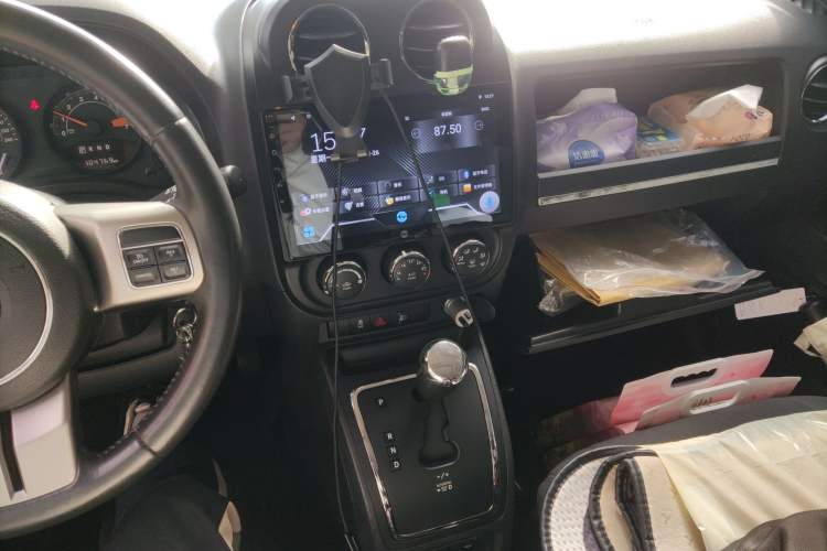 Used  Patriot 2015 2.4L Sport Edition
