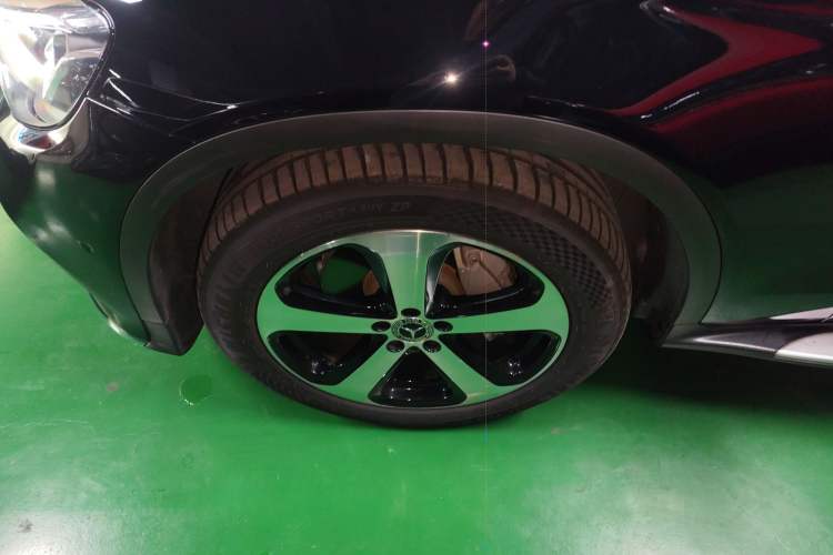 Used Mercedes-Benz GLC 2019 Facelift GLC 260 L 4MATIC Luxury Model
