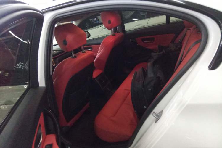 Used BMW 3 Series 2014 320i Sport Design Package
