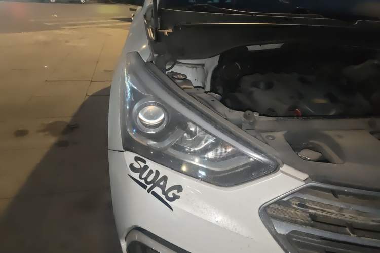 Used Hyundai Santa Fe 2017 2.4L Automatic Two-Wheel Drive Smart Version 5 Seats
