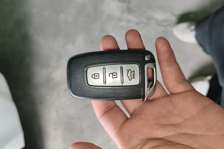 Used Hyundai Sonata 2013 2.4L Automatic Leading Edition China IV Standard
