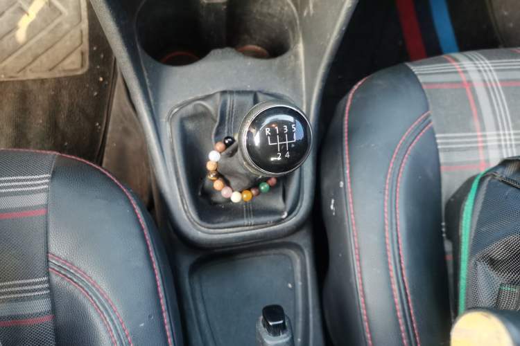 Used Volkswagen Polo 2014 1.4L Manual Fashion Edition