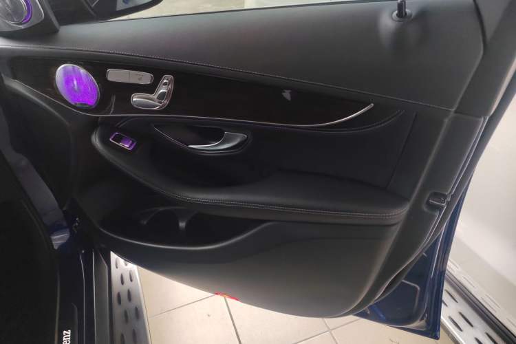 Used Mercedes-Benz GLC 2018 GLC 260 4MATIC Luxury Model
