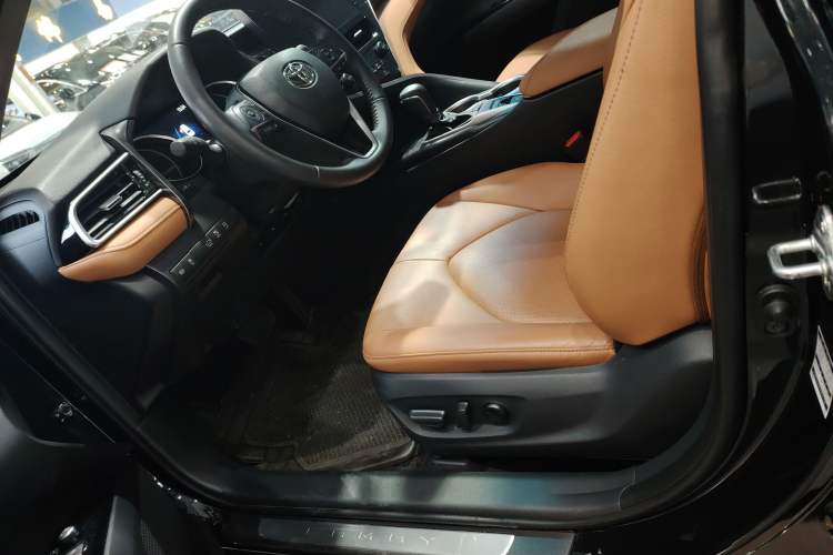 Used Toyota Camry 2023 2.0G Luxury Edition