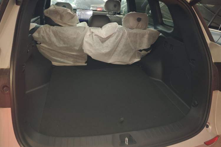 Used  Q07 2025 215 Prestige Edition