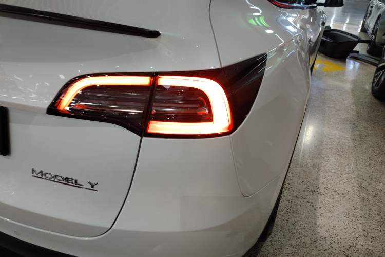 Used Tesla Model Y 2022 Performance High-Performance All-Wheel-Drive Version
