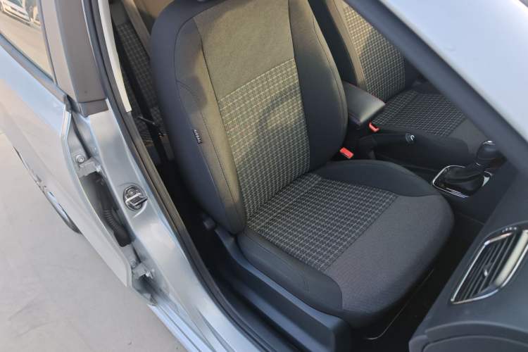 Used Volkswagen Polo 2016 1.6L Automatic Comfort Model