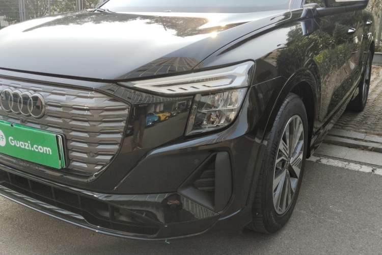 Used Audi Q5 e-tron 2023 40 e-tron Shining Edition Mecha Kit