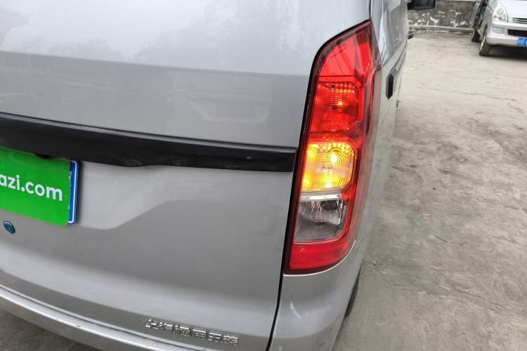 Used Wuling Hongguang V 2022 1.5L Jingqu Version Hydraulic Power Steering LAR