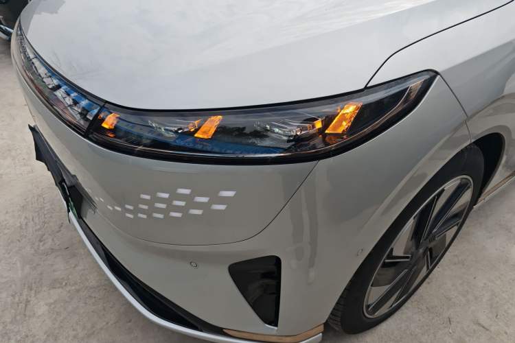 Used  eπ008 2024 210Max Range-Extended Version 6 Seats